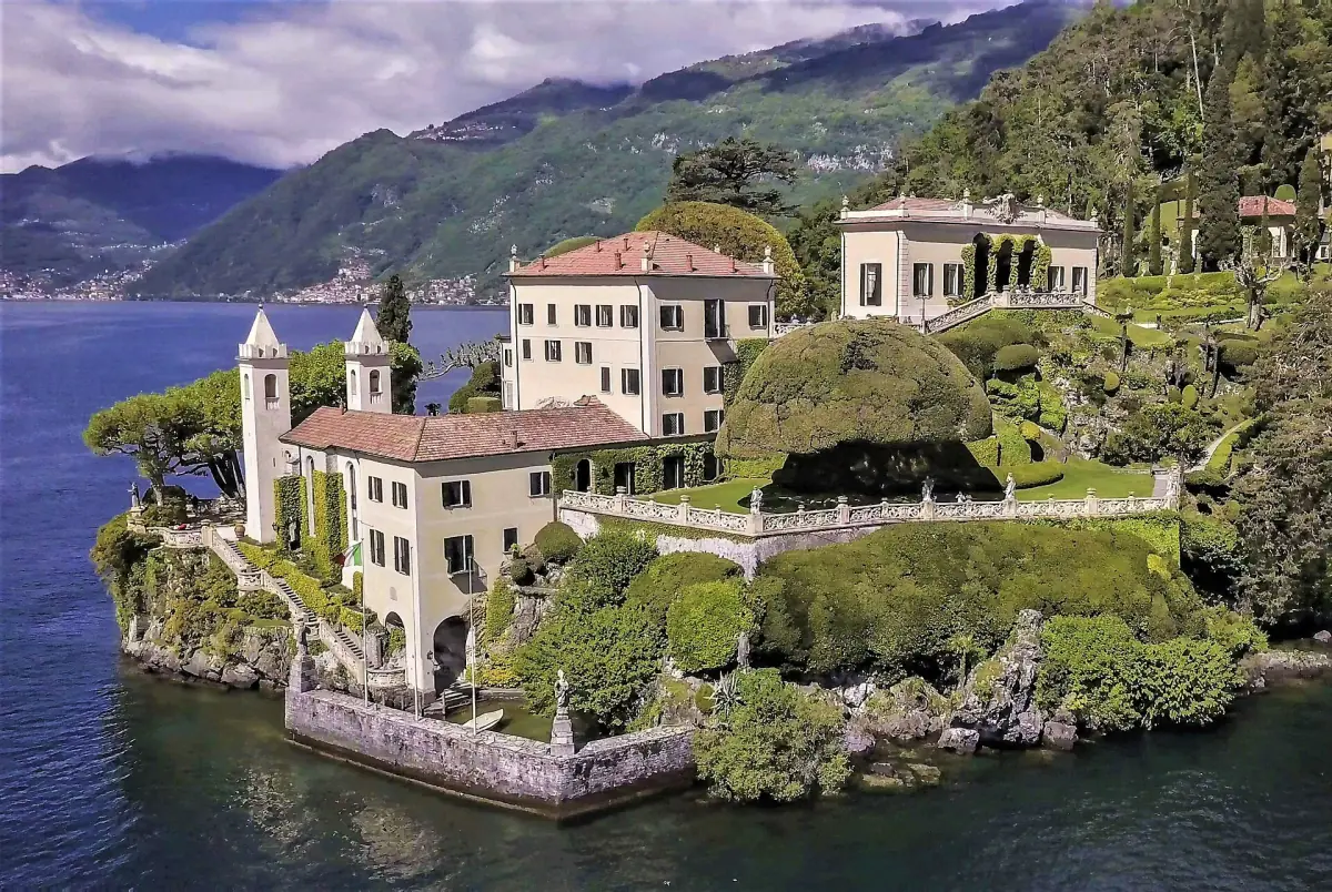 Die Villa del Balbianello auf ihrer Landzunge